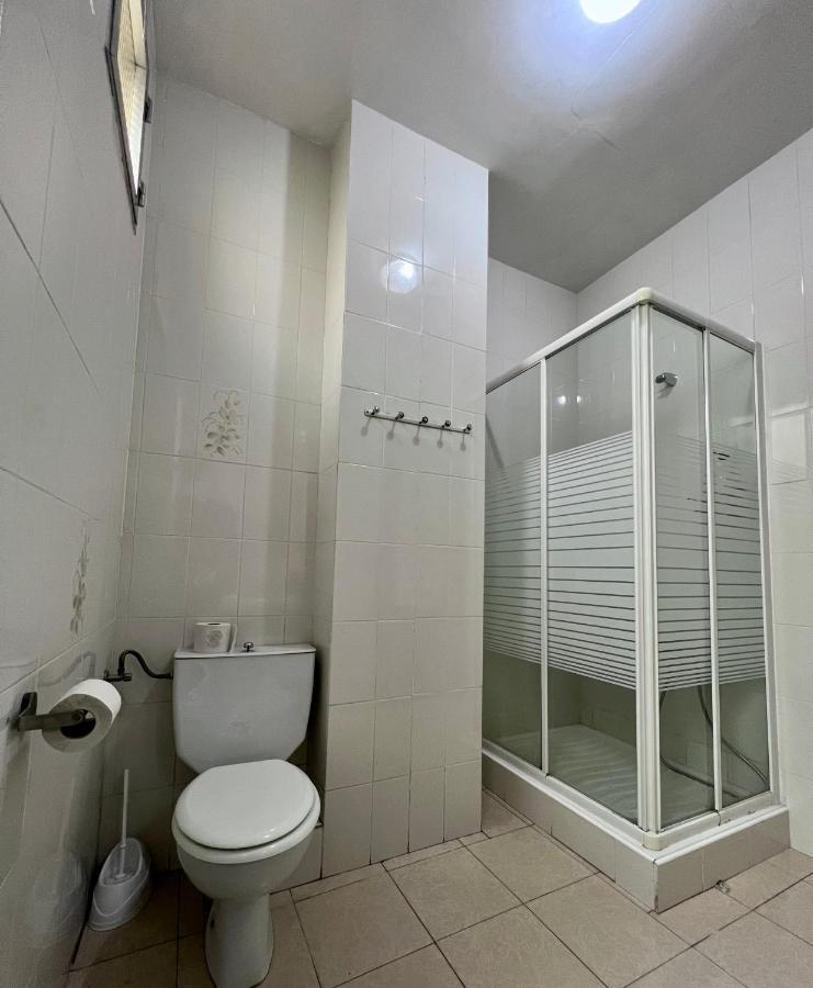 Hostal Conde De Alba Мадрид Экстерьер фото