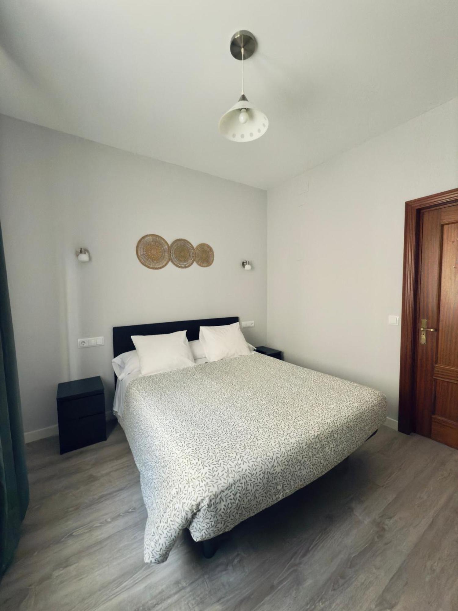 Hostal Conde De Alba Мадрид Экстерьер фото